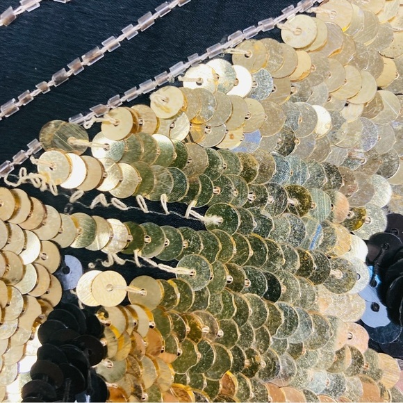 Vintage 70s silk sequin butterfly gold and black disco top. One size - Picture 8 of 9